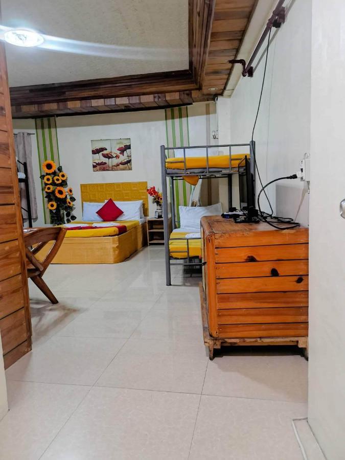 Twentyfour- Seven Transient House Bed and Breakfast Baguio City Buitenkant foto